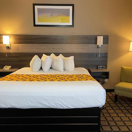 Hotel Baymont By Wyndham West Plains Exterior foto