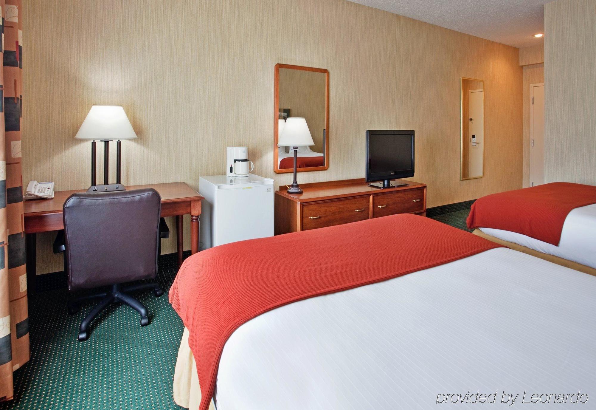 Hotel Baymont By Wyndham West Plains Exterior foto